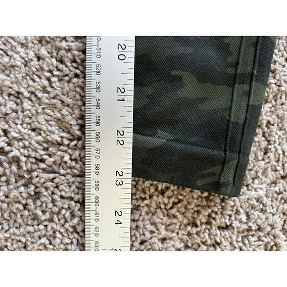 SPANX Womens Leggings Size M Cropped Look at Me Now Seamless Green Camo Slimming - Picture 9 of 11